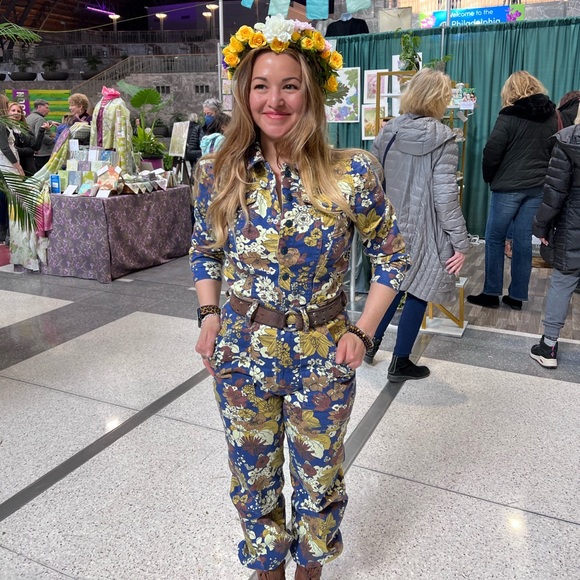 Mother Puffy Wrapper Floral Collar Jumpsuit Women's Buncha Blooms Size: XS - Picture 5 of 5